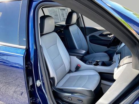 Used 2023 GMC Terrain SLT w/ LPO, Floor Liner Package FWD image 19