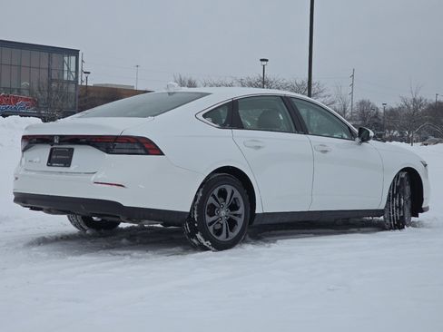 Certified 2023 Honda Accord EX image 18