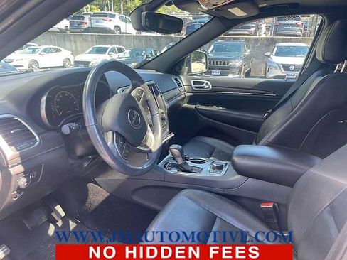 Used 2018 Jeep Grand Cherokee Limited AWD/4WD image 2