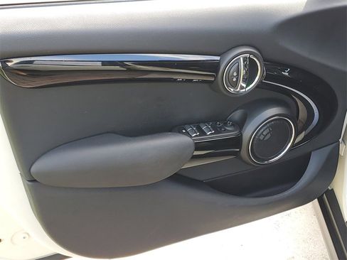 Used 2019 MINI Cooper S image 16