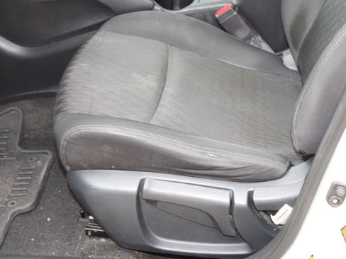 Used 2018 Nissan Rogue S image 14