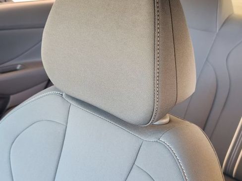 Certified 2025 Hyundai Elantra Sport FWD image 9