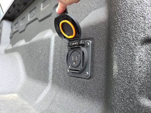 Used 2025 Chevrolet Colorado ZR2 AWD/4WD image 40