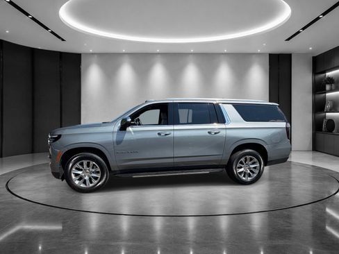 Certified 2026 Chevrolet Suburban Premier AWD/4WD image 3