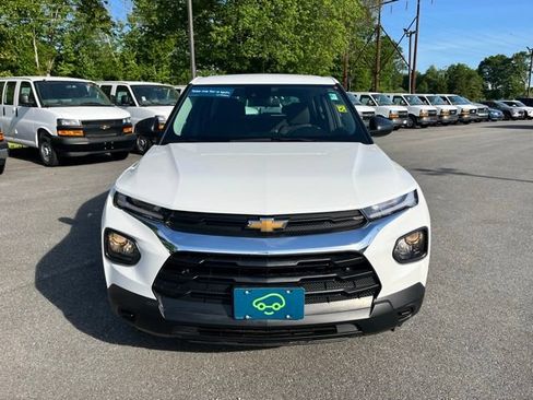 Used 2023 Chevrolet TrailBlazer LS FWD image 3