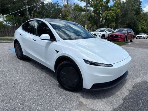 Used 2026 Tesla Model Y Long Range AWD/4WD image 5