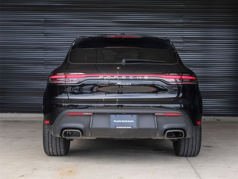 Certified 2025 Porsche Macan image 6
