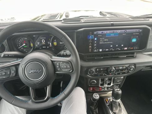 Used 2025 Jeep Wrangler Unlimited Rubicon 4xe w/ Safety Group image 16