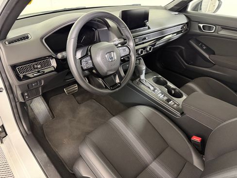 Used 2024 Honda Civic Sport image 3