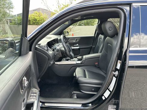 Used 2023 Mercedes-Benz GLB 250 4MATIC image 2