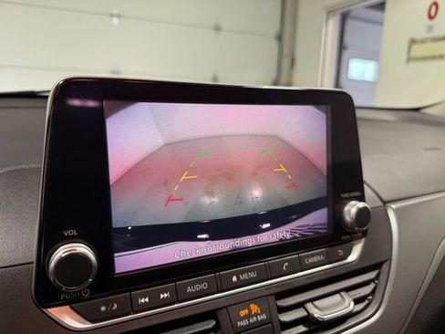 Used 2023 Nissan Altima 2.5 SR FWD image 17