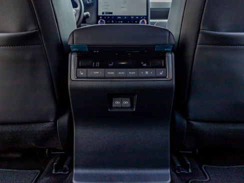 Used 2026 Lexus GX 550 w/ Cold Area Package AWD/4WD image 30