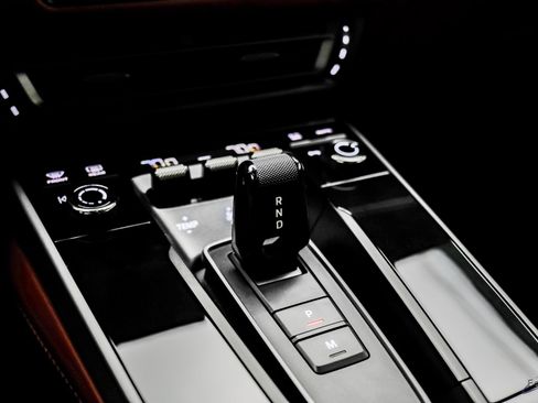 Used 2020 Porsche 911 Carrera image 70