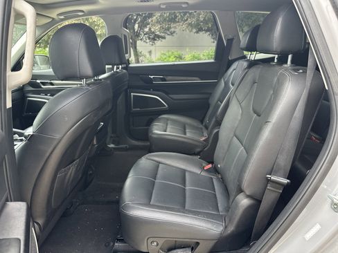 Used 2022 Kia Telluride EX w/ EX Premium Package AWD/4WD image 30