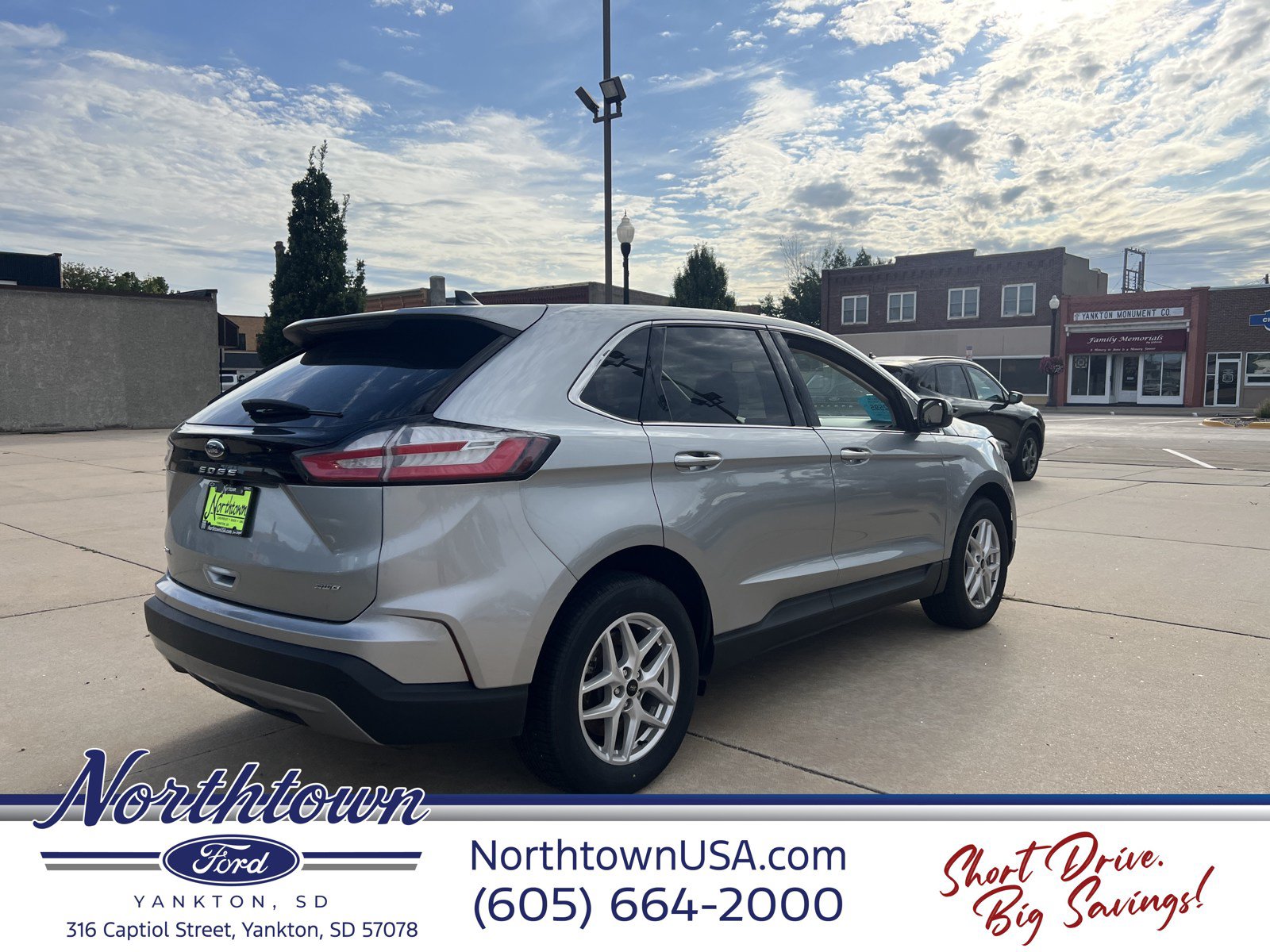 Used 2024 Ford Edge SEL AWD/4WD image 5