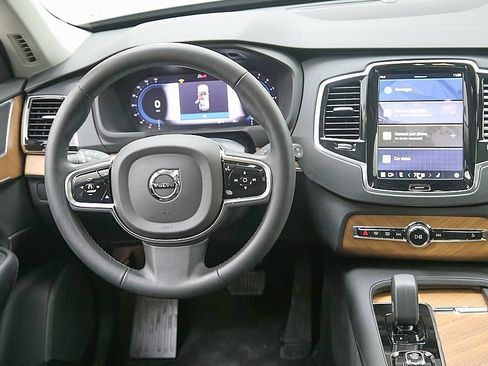 Used 2023 Volvo XC90 B5 Plus image 27