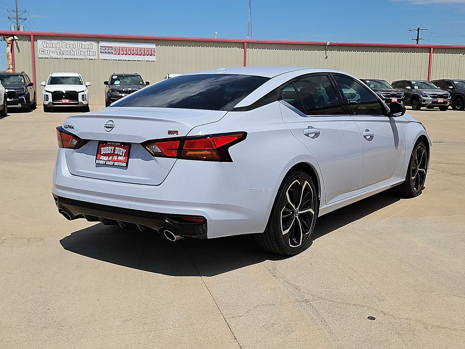 Used 2024 Nissan Altima 2.5 SR FWD image 3