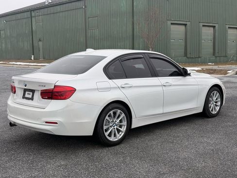 Used 2018 BMW 320i xDrive Sedan w/ Premium Package image 8