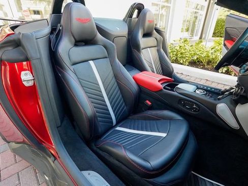 Used 2023 Aston Martin V12 Vantage Roadster image 90