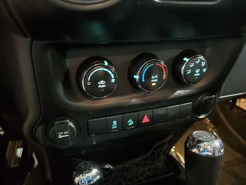 Used 2013 Jeep Wrangler Sport w/ Connectivity Group image 25