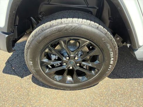 Certified 2025 Jeep Wrangler Unlimited Sahara AWD/4WD image 17