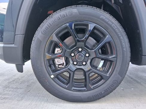 New 2026 Jeep Compass Latitude image 12