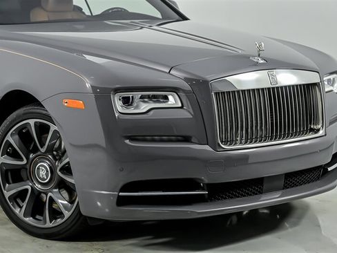 Used 2018 Rolls-Royce Wraith RWD image 3