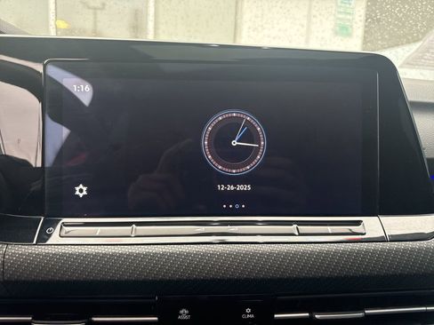 Used 2024 Volkswagen Golf R image 9