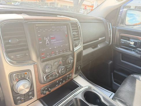 Used 2018 RAM 1500 Laramie w/ Convenience Group AWD/4WD image 48