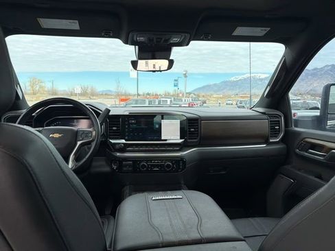 Used 2024 Chevrolet Silverado 3500 High Country w/ High Country Premium Package AWD/4WD image 25