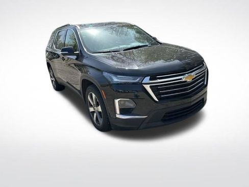 Used 2023 Chevrolet Traverse LT w/ LT Premium Package AWD/4WD image 8