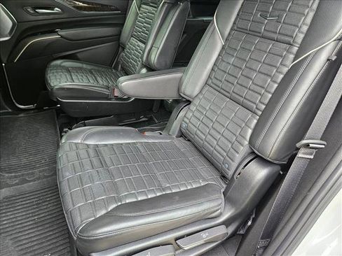 Used 2024 Cadillac Escalade Sport Platinum w/ Heavy-Duty Trailer Package AWD/4WD image 15