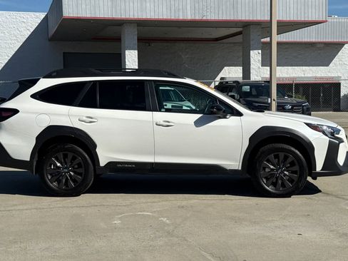 Used 2025 Subaru Outback Onyx Edition w/ Popular Package #2 image 2