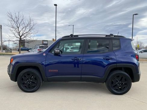 Used 2018 Jeep Renegade Trailhawk w/ UConnect 8.4 Nav Group image 2