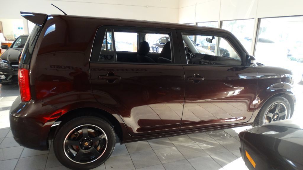 Used 2008 Scion xB FWD image 3
