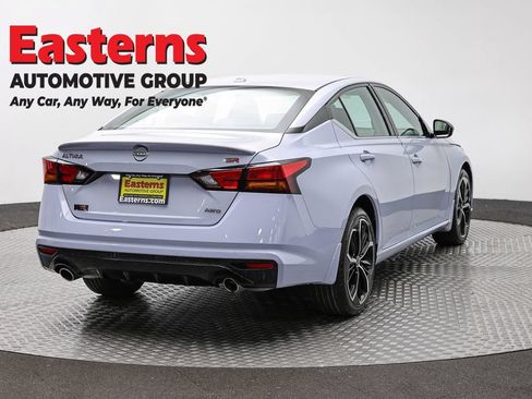 Used 2023 Nissan Altima 2.5 SR w/ SR Premium Package AWD/4WD image 5