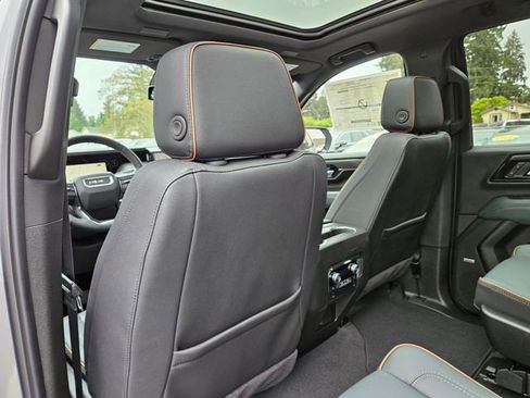 New 2026 GMC Yukon AT4 AWD/4WD image 17