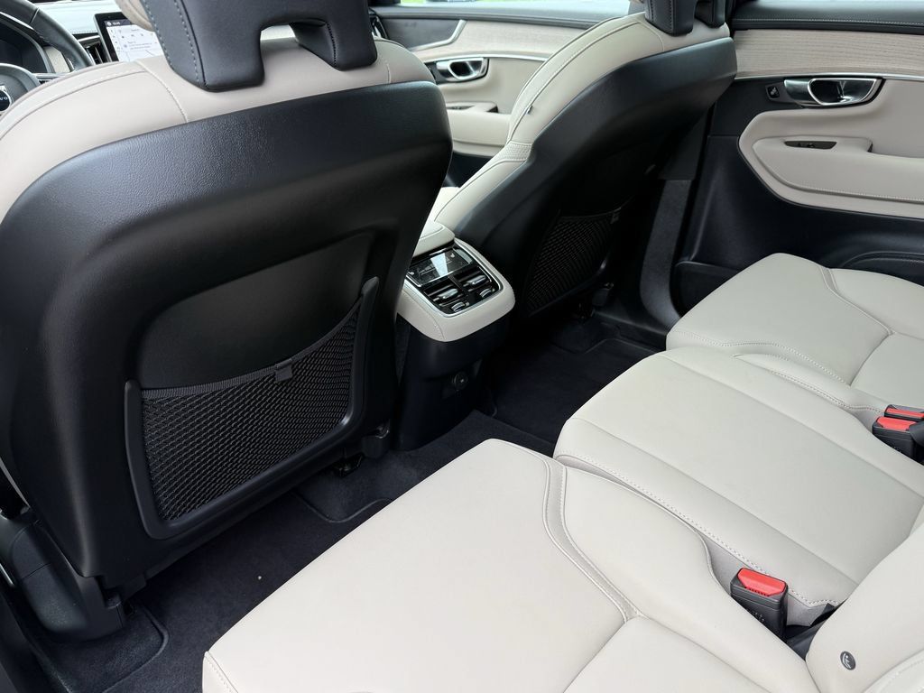 Certified 2025 Volvo XC90 B5 Core AWD/4WD image 12