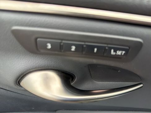 Used 2020 Lexus ES 300h w/ Luxury Package image 20