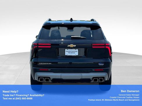 Used 2025 Chevrolet Traverse LT FWD image 14