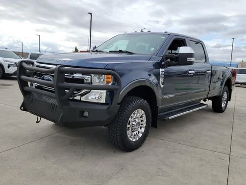 Used 2020 Ford F350 Lariat w/ Chrome Package image 4