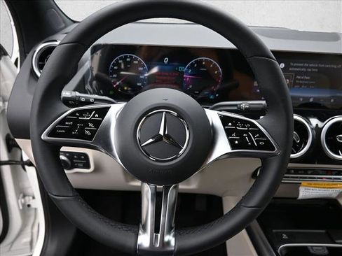 Certified 2025 Mercedes-Benz GLA 250 4MATIC image 14