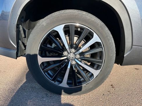 Used 2021 Toyota Highlander XSE image 40