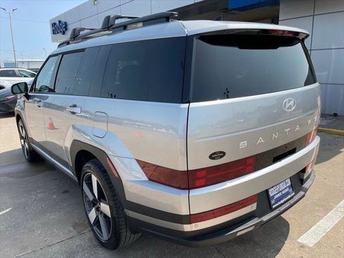 Used 2025 Hyundai Santa Fe Limited FWD image 8