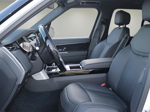 New 2026 Land Rover Range Rover SE image 12