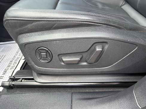 Used 2022 Audi Q3 2.0T Premium Plus w/ Premium Plus Package AWD/4WD image 18