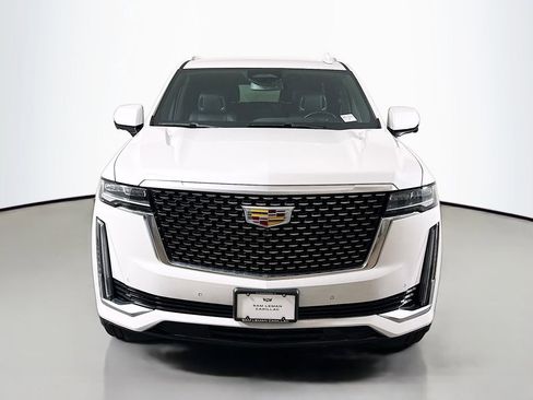 Used 2022 Cadillac Escalade Luxury AWD/4WD image 2