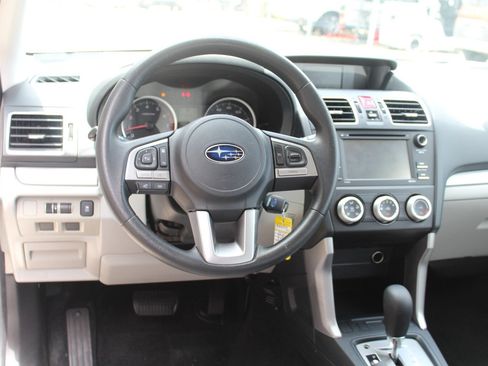 Used 2017 Subaru Forester 2.5i w/ Alloy Wheel Package AWD/4WD image 18
