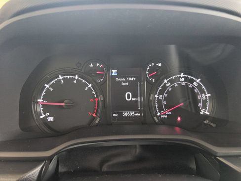 Used 2022 Toyota 4Runner SR5 Premium w/ Moonroof Package AWD/4WD image 13