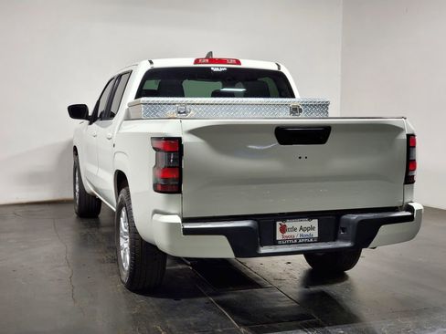 Used 2022 Nissan Frontier SV image 24